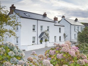 4 Bedroom Designer House near the Sea with Jacuzzi in Croyde, Devon, England